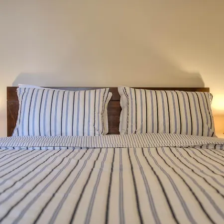 Peaceful Downtown Apartman *